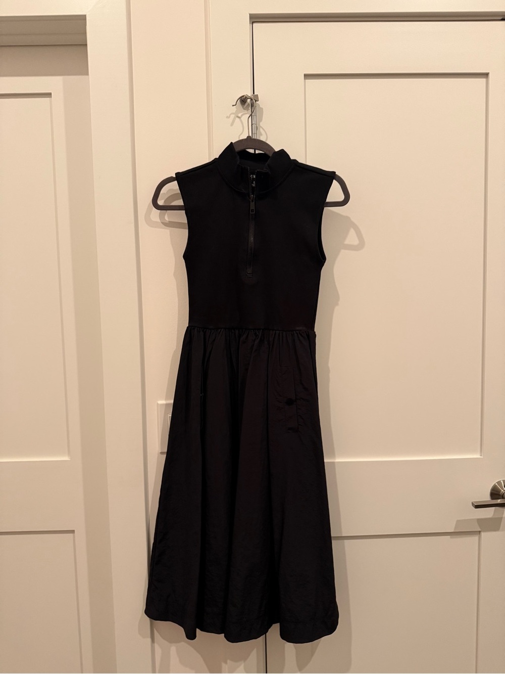 Steve Madden Black Sleeveless Zip-Front Midi Dress